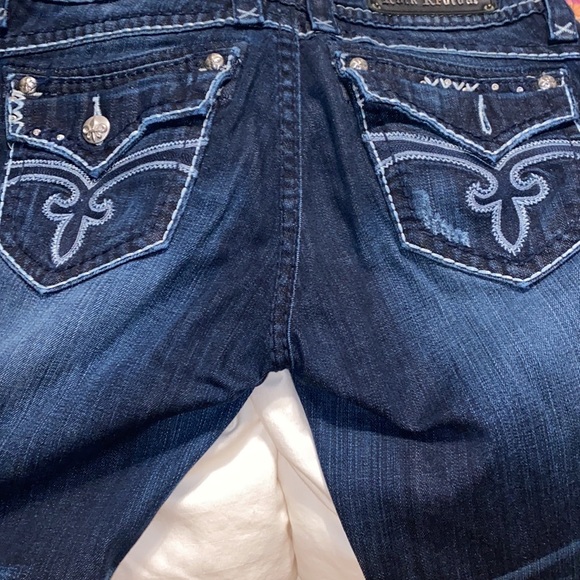 Destress Rock Revival Capri Jeans - Picture 10 of 12